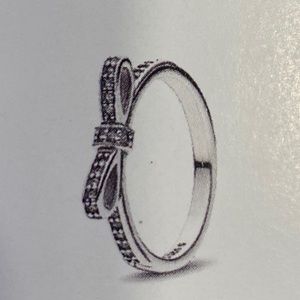 Pandora Sparkling Bow Ring